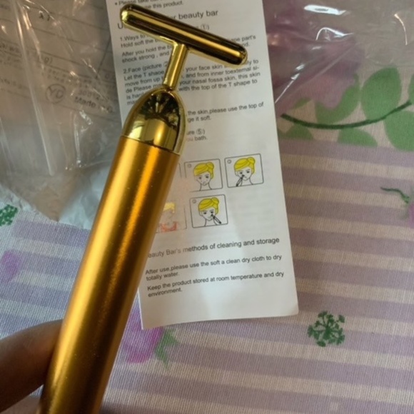 24K Gold plated Massager. Face and Body cream & Make up applicator. - Picture 2 of 2